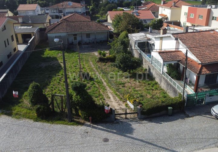 Helårsgrund i Maia, Porto, Maia - € 105.000 | Ref: 352240136 - foto 1