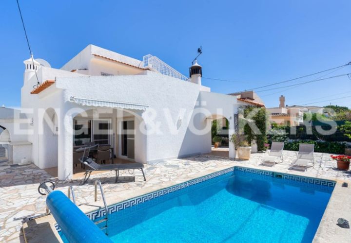 Villa a Carvoeiro, Faro, Carvoeiro - € 649.500 | Ref: W-02RKMD - foto 1