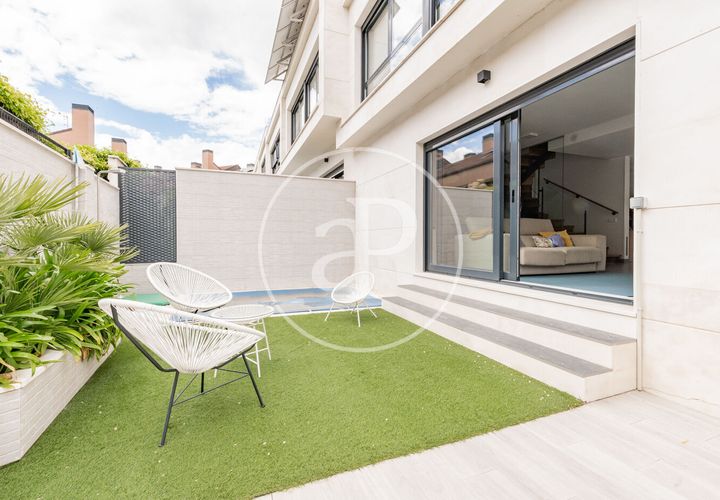 Villa a Madrid, Madrid, Madrid - € 1.400.000 | Ref: VMN2504006 - foto 1