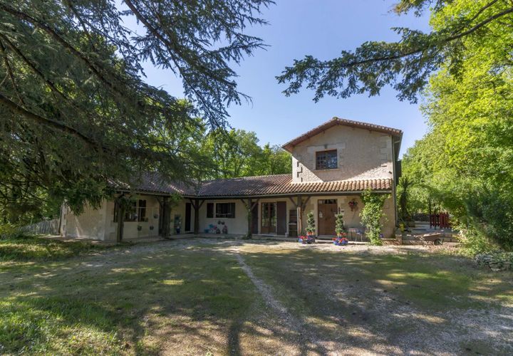 Villa a Douzat, Charente, Douzat - € 875.000 | Ref: BVI78482 - foto 1