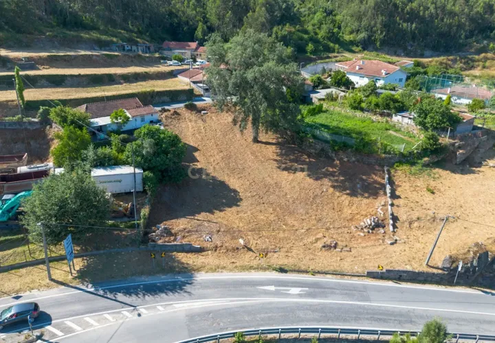 Helårsgrund i Paredes, Porto, Paredes - € 120.000 | Ref: C0272-02473 - foto 1