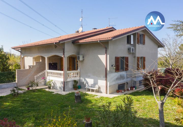 Villa a Torgiano, Perugia, Torgiano - € 380.000 | Ref: 2325 - foto 1