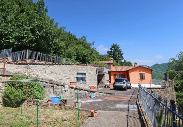 Villa i Bagnone, Massa and Carrara, Bagnone - € 490.000 | Ref: 317B-589178 - foto 1