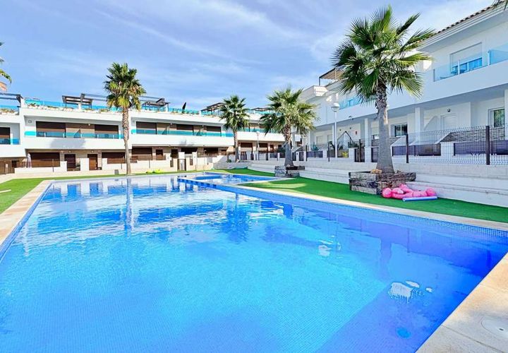 Byhus i Torrevieja, Alicante, Torrevieja - € 326.000 | Ref: 144-198-11-564 - foto 1