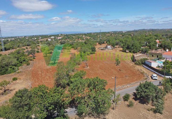 Helårsgrund i Guia, Faro, Guia - € 400.000 | Ref: LT-6986 - foto 1