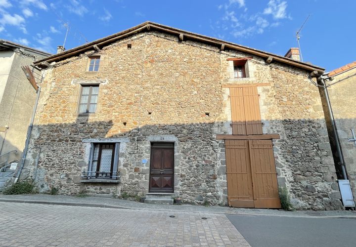 Villa a Confolens, Charente, Confolens - € 55.000 | Ref: 34870 - foto 1