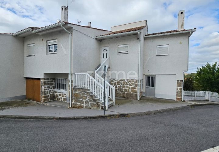 Villa en Miranda do Douro, Braganca, Miranda do Douro - € 165.000 | Ref: ZMPT580416 - photo 1