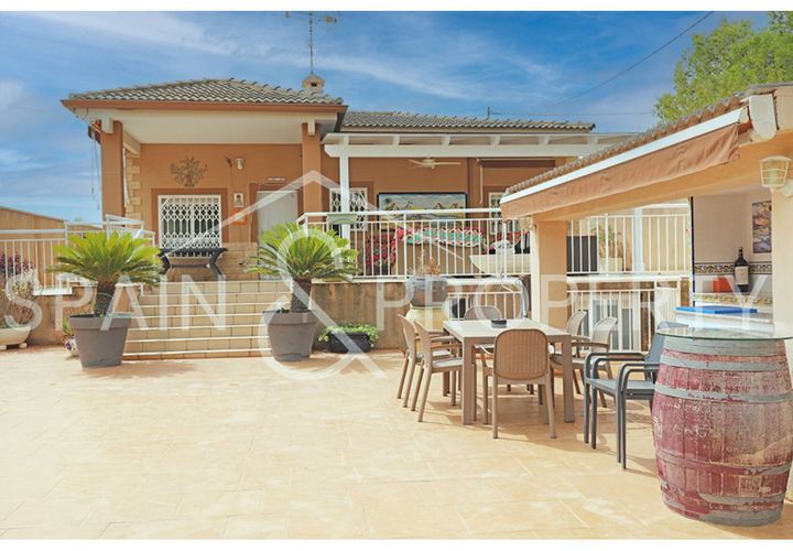 Villa i Montserrat, Valencia, Montserrat - € 350.000 | Ref: 091412 - foto 1