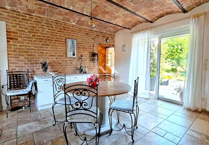 Villa a Alès, Gard, Alès - € 550.000 | Ref: 2481 - foto 1