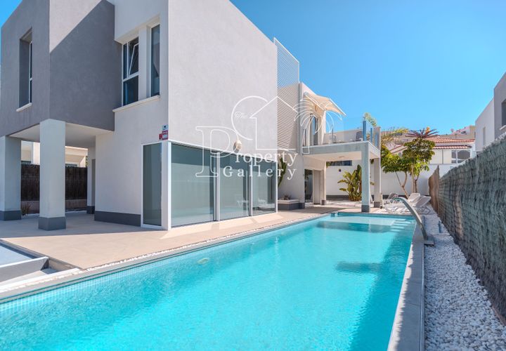 Villa a Adeje, Tenerife, Adeje - € 1.075.000 | Ref: D2354 - foto 1