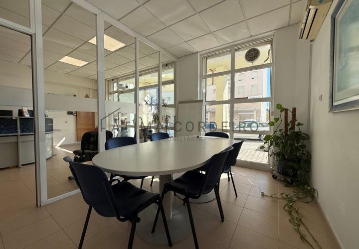 Erhvervsejendom i Corroios, Setubal, Corroios - € 265.000 | Ref: 72.25 - foto 1