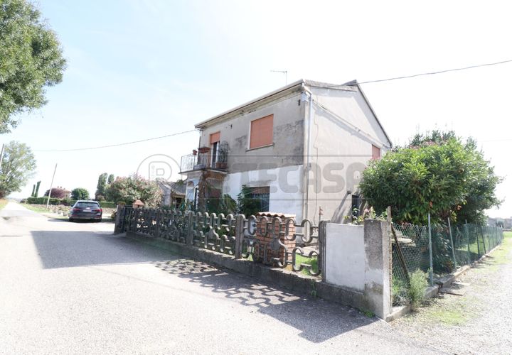 Villa i Bondeno, Ferrara, Bondeno - € 70.000 | Ref: VBO243 - foto 1