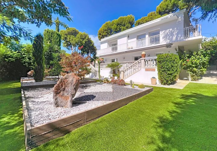 Villa i Antibes, Alpes-Maritimes, Antibes - € 2.300.000 | Ref: HH-15922560 - foto 1