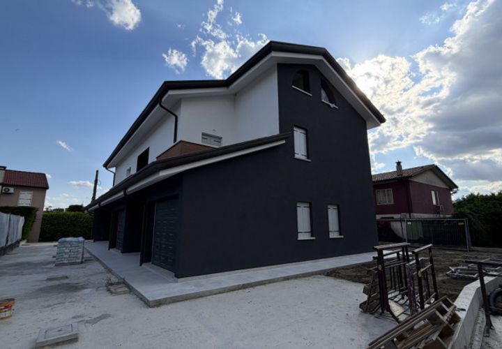 Villa a Legnaro, Padua, Legnaro - € 310.000 | Ref: jic290 - foto 1