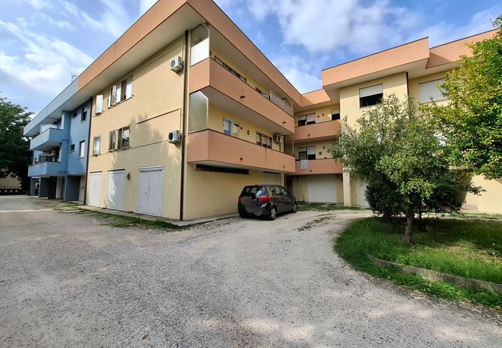 Garage i Rovigo, Rovigo, Rovigo - € 23.000 | Ref: AP2519 - foto 1