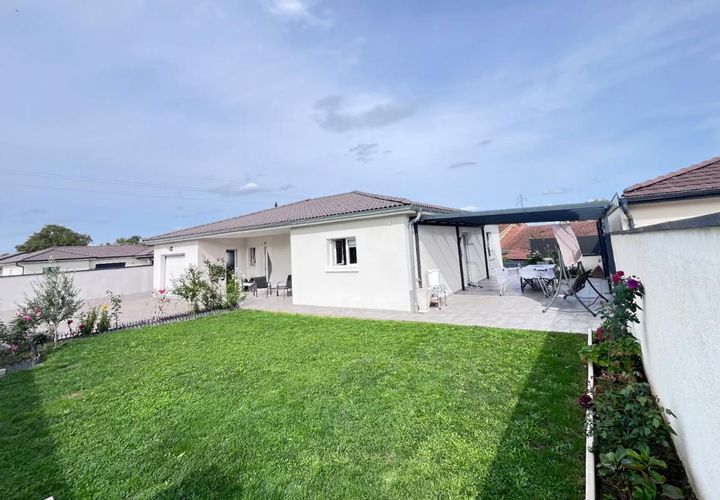 Villa a Viriat, Ain, Viriat - € 399.000 | Ref: 416243JYB - foto 1