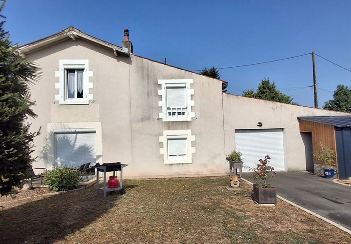 Villa i Fontenay-le-Comte, Vendee, Fontenay-le-Comte - € 243.225 | Ref: 418235SYL - foto 1