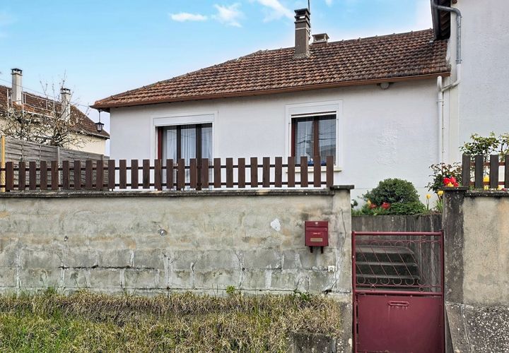 Villa a Gien, Loiret, Gien - € 70.000 | Ref: 18093 - foto 1