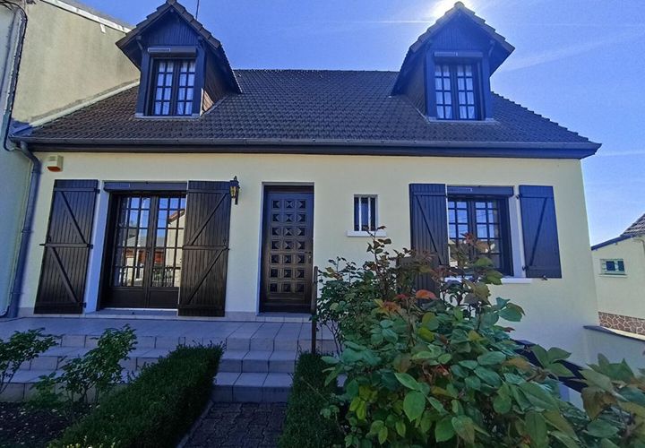 Villa a Chateauroux, Indre, Chateauroux - € 241.500 | Ref: 409933FPO - foto 1