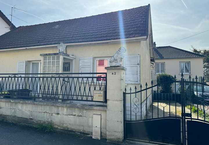 Villa i Stains, Seine-Saint-Denis, Stains - € 272.700 | Ref: 405238MVC - foto 1