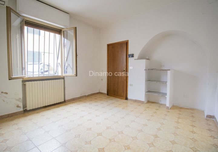 Villa a Prato, Prato, Prato - € 200.000 | Ref: DCC200 - foto 1