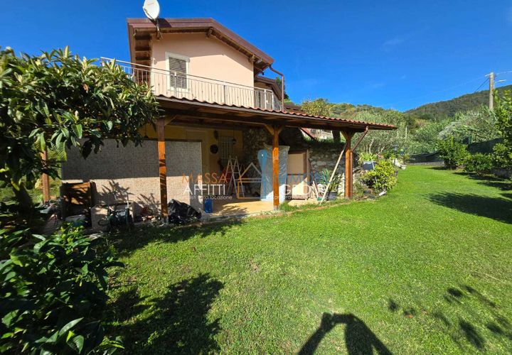 Villa en Massa, Massa and Carrara, Massa - € 420.000 | Ref: 3516 - photo 1