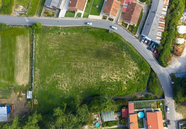 Helårsgrund i Espinho, Aveiro, Espinho - € 195.000 | Ref: C0496-00141 - foto 1