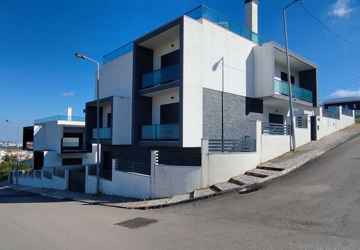 Villa a Odivelas, Lisbon, Odivelas - € 1.130.000 | Ref: SF-SAFTI:007219 - foto 1