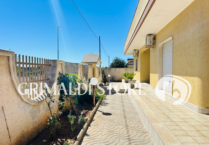 Villa i Lecce, Lecce, Lecce - € 330 000 | Ref: 330conv - foto 1