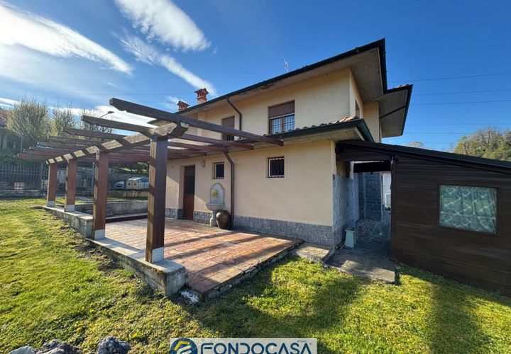 Villa a Capriolo, Brescia, Capriolo - € 365.000 | Ref: FCr.18.CF - foto 1