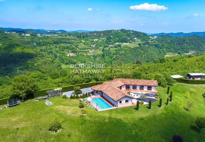Villa i Roddino, Cuneo, Roddino - € 1.600.000 | Ref: IPI1810 - foto 1