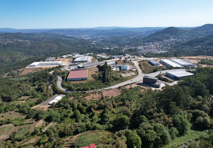 Helårsgrund i Vouzela, Viseu, Vouzela - € 220.000 | Ref: C0406-02390 - foto 1