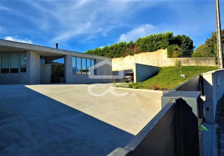 Villa i Guimaraes, Braga, Guimaraes - € 576.000 | Ref: 336/M/01916 - foto 1