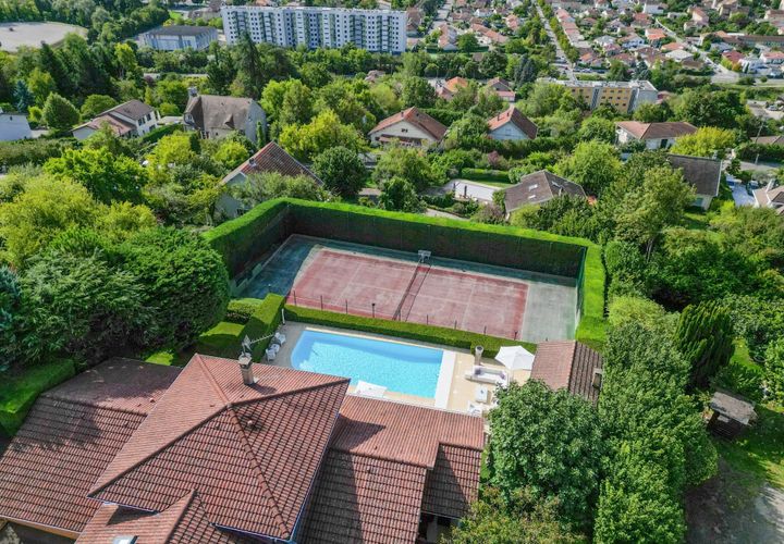 Villa i Bourgoin-Jallieu, Isere, Bourgoin-Jallieu - € 939.000 | Ref: 86216177 - foto 1