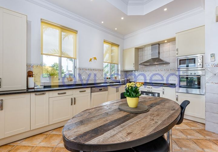 Villa i Albufeira, Faro, Albufeira - € 1.200.000 | Ref: V4-08 (PR-057) - foto 1