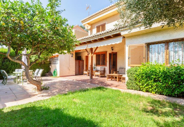 Villa i Madrid, Madrid, Madrid - € 790.000 | Ref: 66fbc7e6-939f-4df8-8 - foto 1