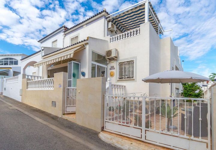Rækkehus i Torrevieja, Alicante, Torrevieja - € 205.000 | Ref: 200-4304 - foto 1