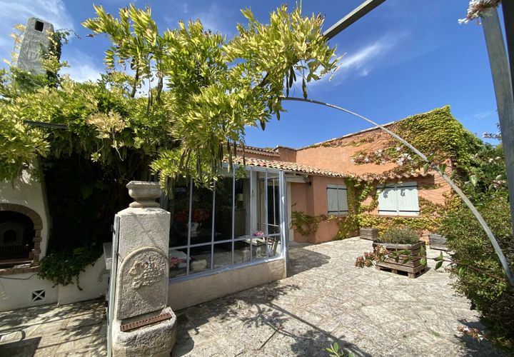 Villa a Velaux, Bouches-du-Rhone, Velaux - € 940.000 | Ref: BVI82898 - foto 1