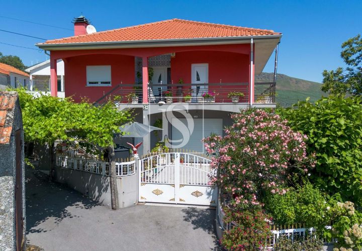 Villa i Baiao, Porto, Baiao - € 235.000 | Ref: DSAMTGD4/12937 - foto 1