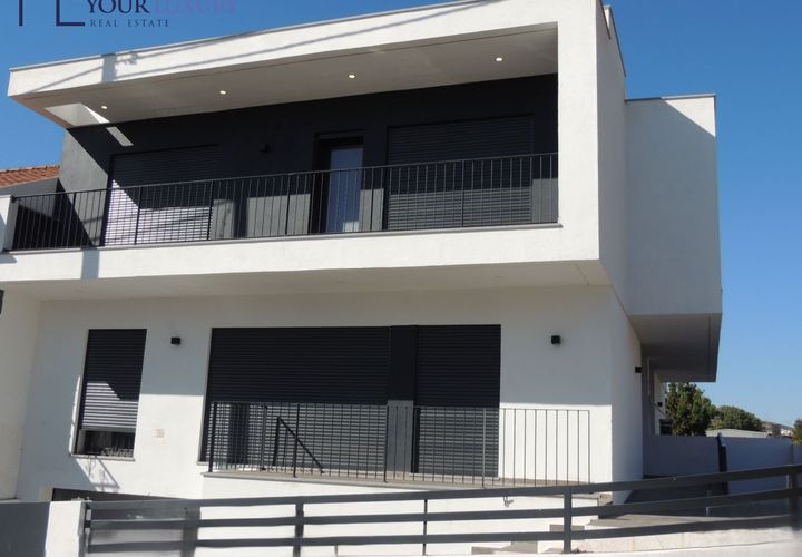 Villa i Odivelas, Lisbon, Odivelas - € 625.000 | Ref: YL1017 - foto 1