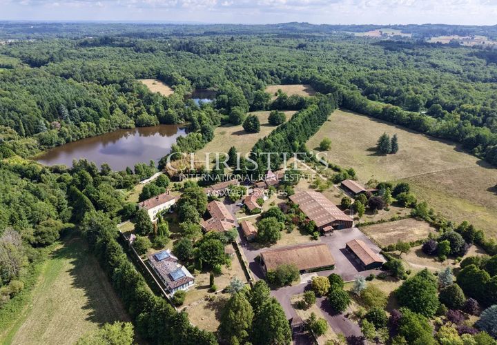Villa a Perigueux, Dordogne, Perigueux - € 2.675.000 | Ref: NH1002 - foto 1