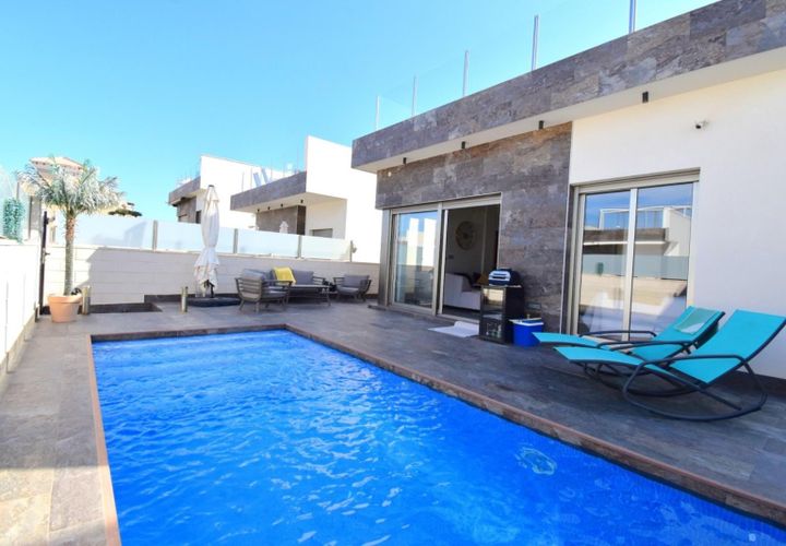 Rækkehus i Orihuela Costa, Alicante, Orihuela Costa - € 369.950 | Ref: AM-02093/8919 - foto 1