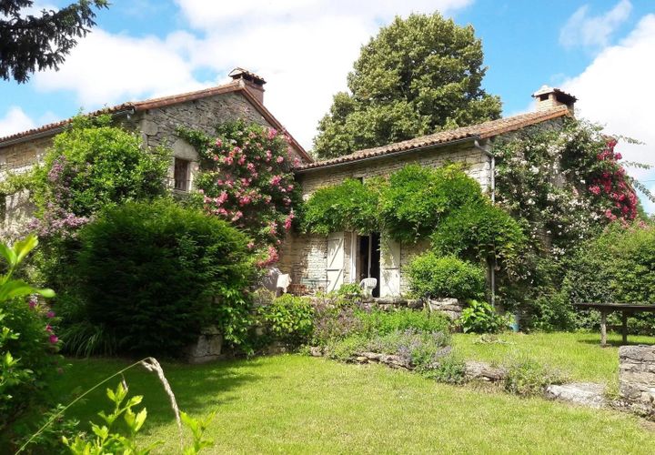 Villa a Benest, Charente, Benest - € 152.600 | Ref: BVI82600 - foto 1