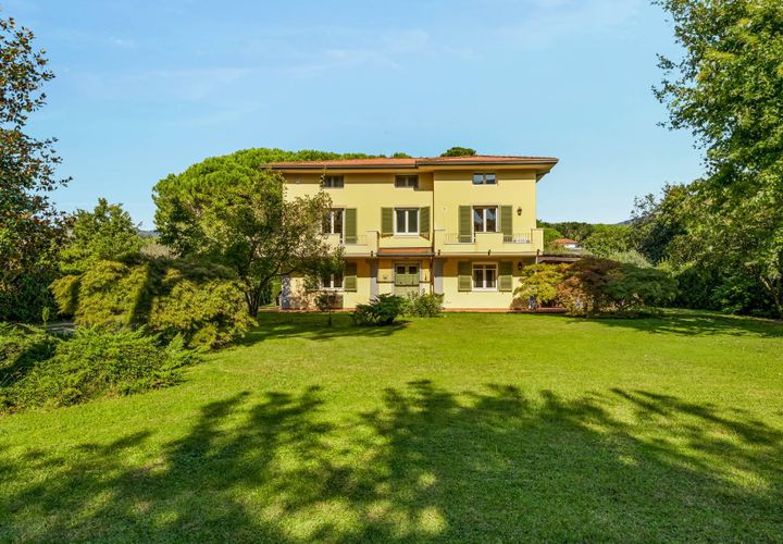 Villa i Massa, Massa and Carrara, Massa - € 2.400.000 | Ref: CBI129-2906-130559 - foto 1