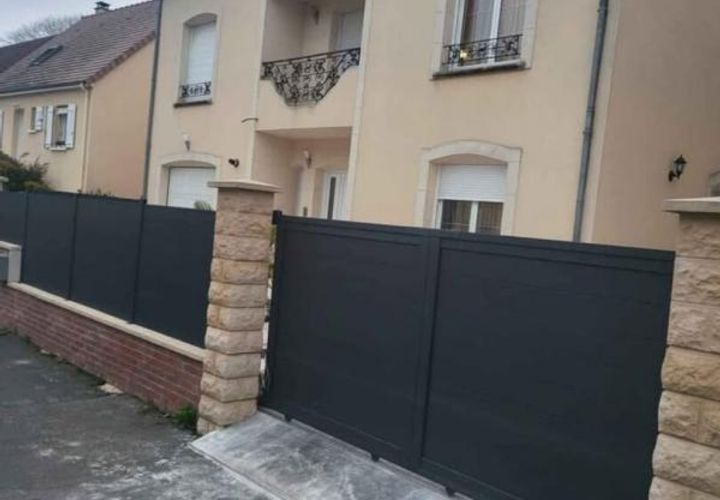 Villa i Le Mans, Sarthe, Le Mans - € 379.800 | Ref: 422969LGI - foto 1