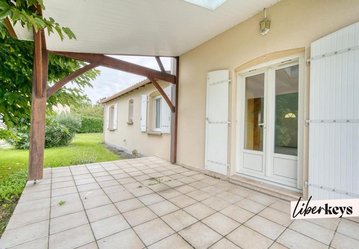 Villa i Saintes, Charente-Maritime, Saintes - € 199.000 | Ref: DOM24467 - foto 1