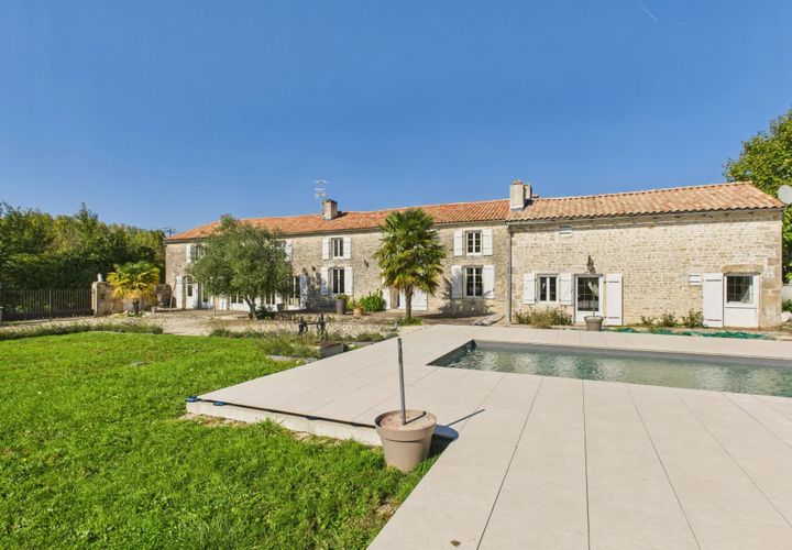 Villa i Villefagnan, Charente, Villefagnan - € 475 000 | Ref: BVI81641 - foto 1