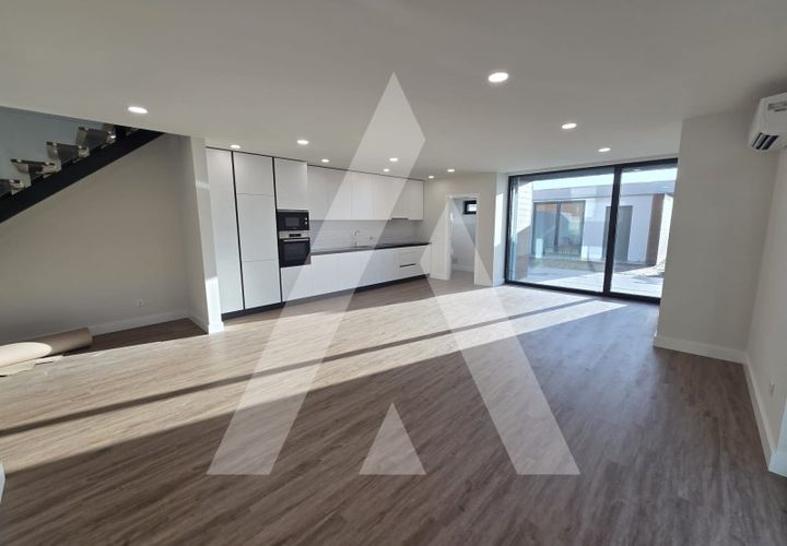 Villa i Aveiro, Aveiro, Aveiro - € 535.000 | Ref: 1030963/25BL - foto 1