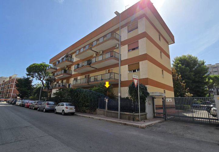Erhvervsejendom i Bari, Bari, Bari - € 95.000 | Ref: LOCPALMIERI - foto 1
