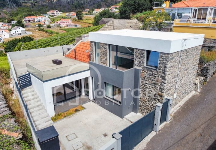 Villa i Calheta, Madeira, Calheta - € 399.000 | Ref: DR488 - foto 1